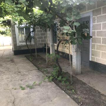 Дом со всеми удобствами в начале с. Броска, участок  8,69 соток.