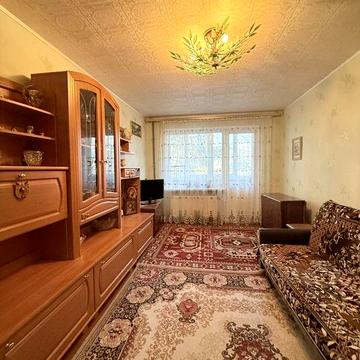 Продам двокімнатну квартиру на Польовій.