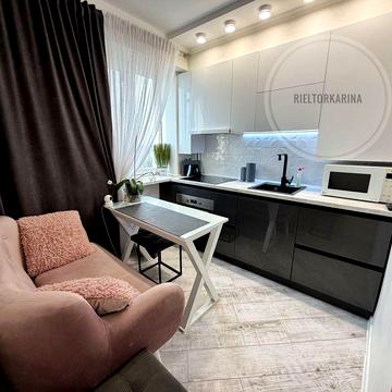 Пр.Центральний/Рюміна 2к кварт. з сучасним ремонтом в ідеальному стані