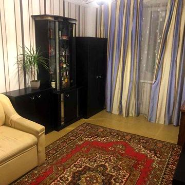 Продам 1-комнатная квартира возле метро Героев Труда