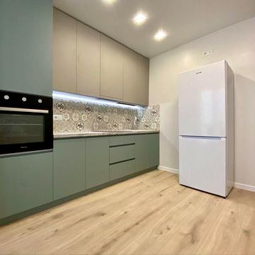 Продаж квартири з сучасним ремонтом на Щасливому.