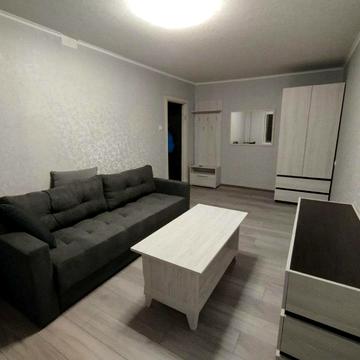 Слави бульв., 8