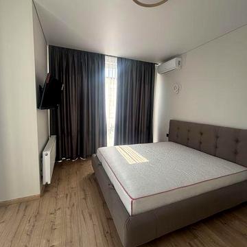 Продаж 2кім квартири , ЖК В4 . ЖК В4
