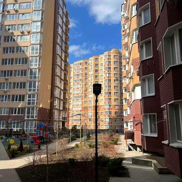 Квартира в зданому будинку, ремонт 80% Терміново.