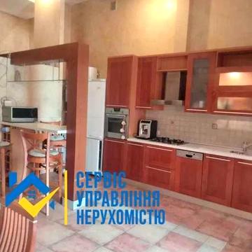 Сдам большую  300м. квартиру в центре