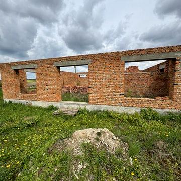 Незавершене будівництво!