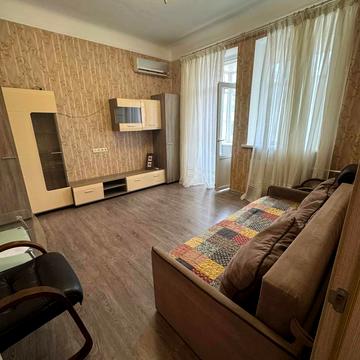 Херсонська вул., 46