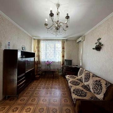 2-кімнатна в центрі на вул. Манежна