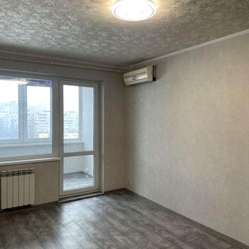 Продаж 2-кім. квартири, метро Мінська, Героїв Дніпра, ТРЦ Dream Town