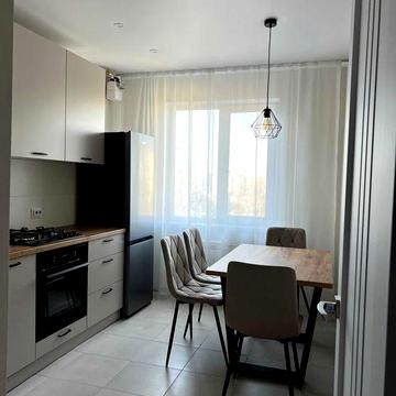 Оренда 2 кімнатної квартири на ДНС, бул Олександрійський (без комісії)