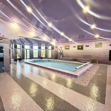 Аренда дома с бассейном и хаммамом, район Мирный