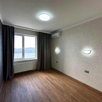 Однокімнатна квартира з ремонтом ЖМ Радужний