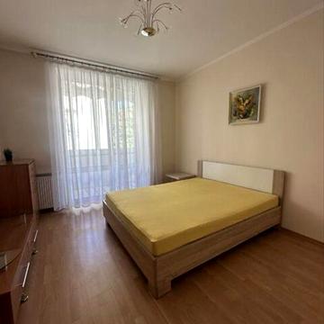 Здається в оренду 2-кімнатна квартира  по вул. Над Ставом, Центр