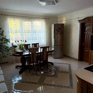 Здається в оренду простора кв-ра біля Православної Набережної