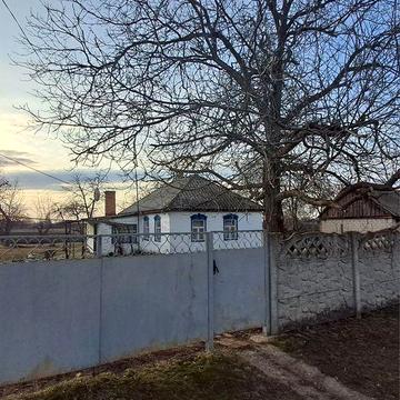Продам будинок .