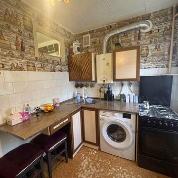 Продам трикімнатну квартиру Площа Перемоги