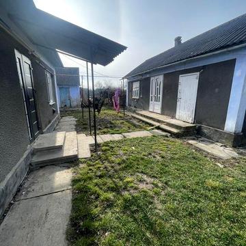 Продам будинок зі зручностями у будинку опаленням та заведеною водою