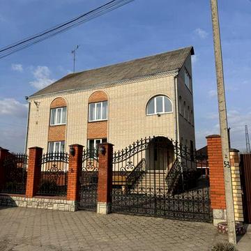 Будинок під Бізнес 468м2 з ділянкою 10сот Луцьк