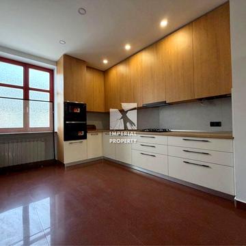 Оренда 4-кімнатної квартири в центрі Ужгород (вул. Довженка) Набережна