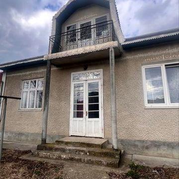 Продаж будинку в Лужанах