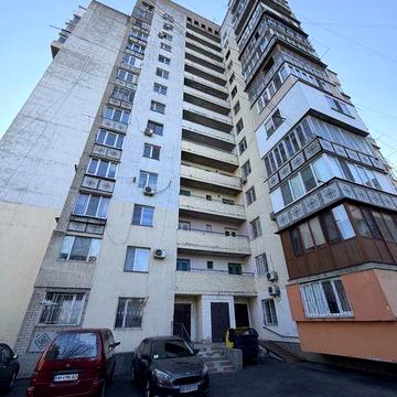 Продам БЕЗ КОМИССИИ трехкомнатную квартиру! Кирпичный дом! Суперцена!