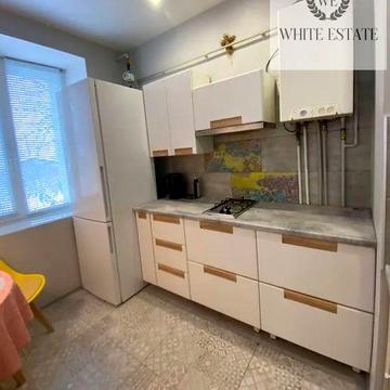 Продаж 2 кім. квартири по вул. Студинського