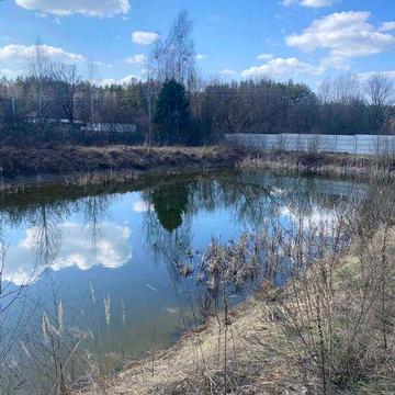 Продам дачу-будинок з власним озером в селі Таборище.