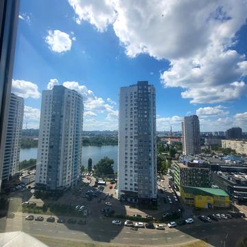 Оболонська пл. (Дружби Народів СРСР), 2