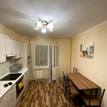 Бориса Гмирі вул., 10/40