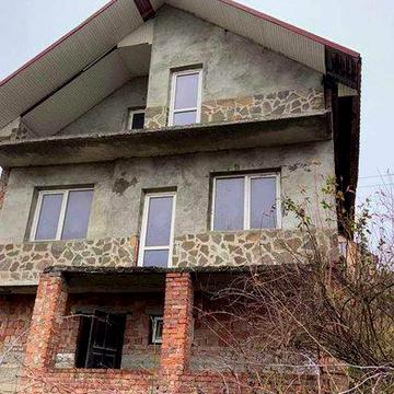 Продається будинок по вулиці Гайовій