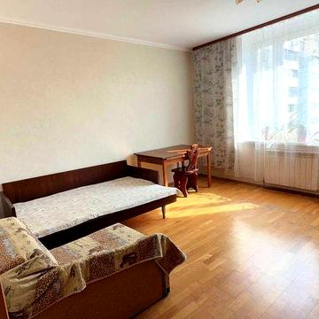 Здолбуновская, 1-к отличная квартира, метро Позняки Осокорки