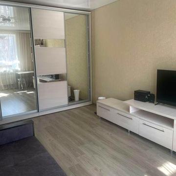 Продам 2 кім квартиру в цегляному будинку на 2 поаерсі Нахімова