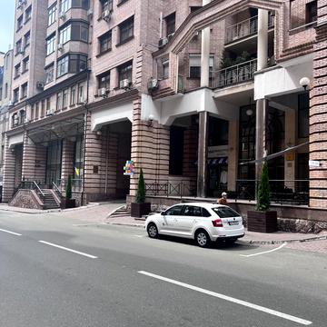 Павлівська вул., 18