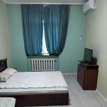 Поділ квартира з кондиціонером гарний стан