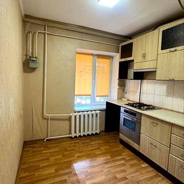 Продаж трикімнатної квартири