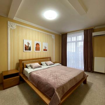 Старонаводницька вул., 6-Б