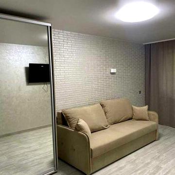 Сдается 2х комнатная квартира по улице Леонида Стромцова 7