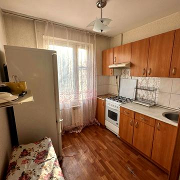 Полярна вул., 7