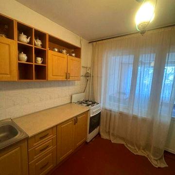 Продаж 1.5 кімнатної квартири Озерна мін переоф ТОРГ