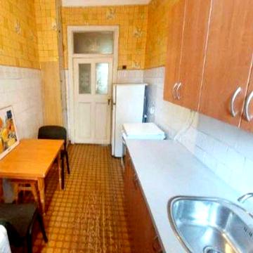 здам 2 кімн кв КАЗКА 3 поверх сталінка,закритий двір,гарний стан все є