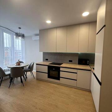 3-а кв-ра на Митниці. Новобуд.