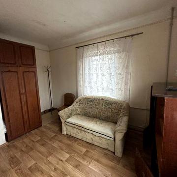 Продам 2-кімнатну квартиру, вул. М.Лисенка