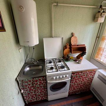 Повноцінна однокімнатна квартира з індивідуальним опаленням