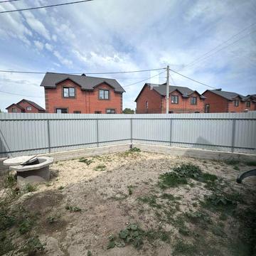 Продам  Таунхаус  три кімнати кухня студія