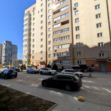 Квартира біля ТЦ  " Лавина"