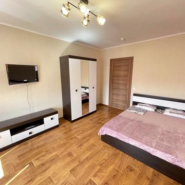 Коноплянська вул., 22