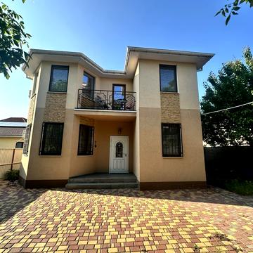 Центральна вул., 23