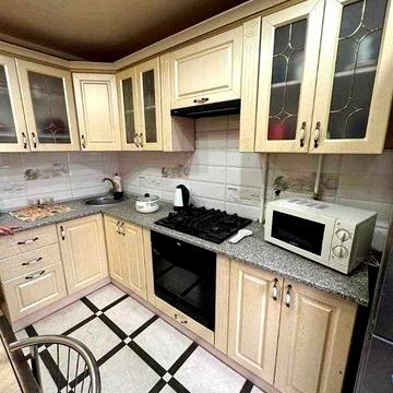 Продам 3х комн квартиру Коммунальный рынок "Класс" 2/5 с кап ремонтом