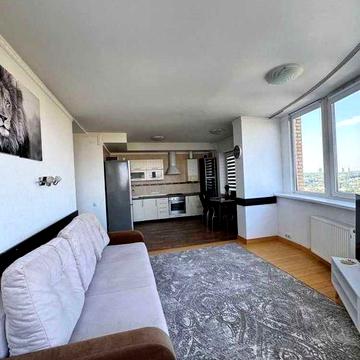 Оренда 2к квартири на вул. Подолинського Сергія 7