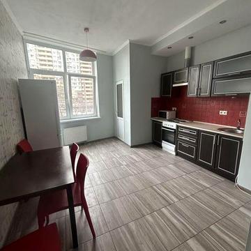 Вул. Ахматової, б.22, вишукана квартира біля Новусу, м Позняки!